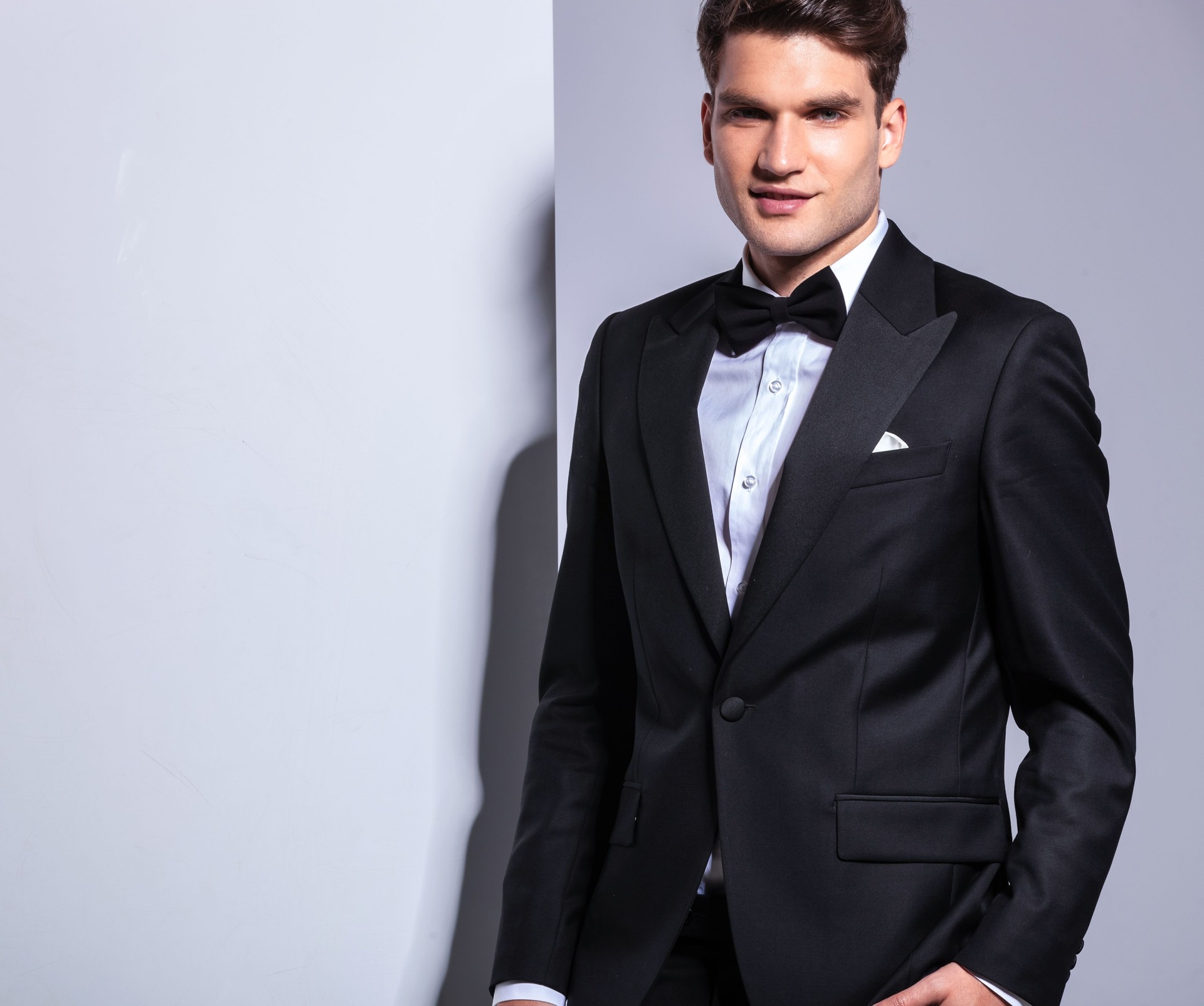 Homme d'affaires sur fond de Studio stading.
